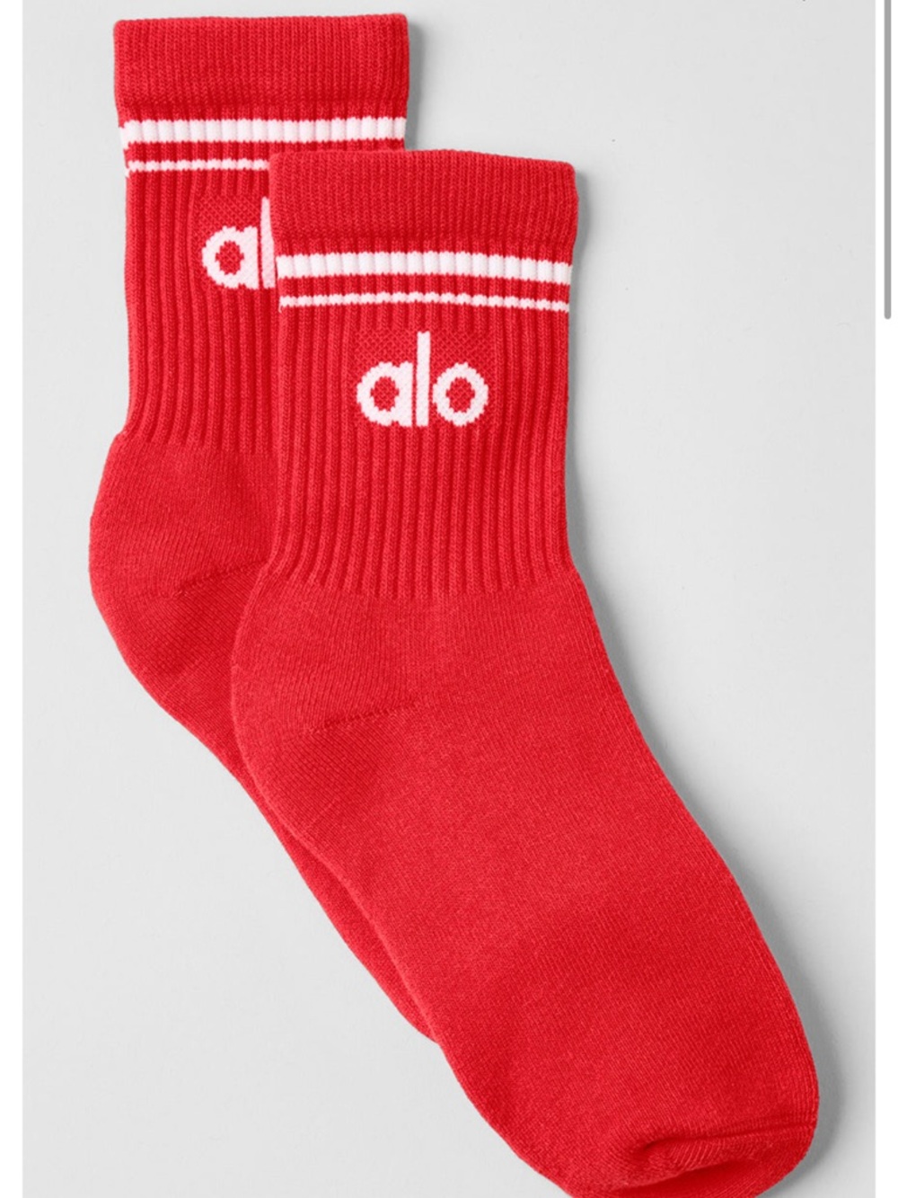 NWT ALO YOGA Unisex half crew throwback sock Red Hot Summer/White M